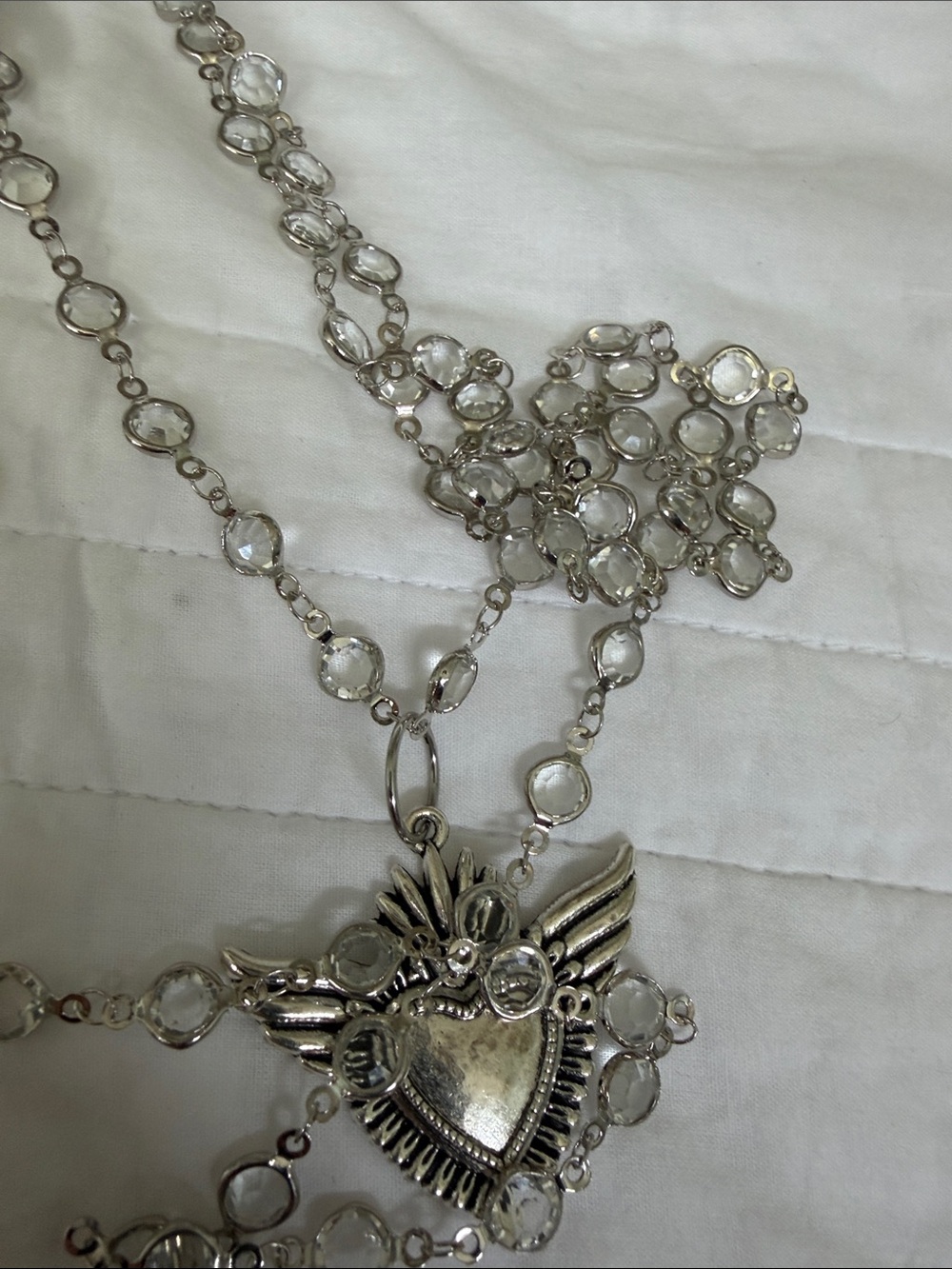 Silver winged Heart Necklace - Women's Silver & rhinestone Magnetic clasp - Picture 5 of 6